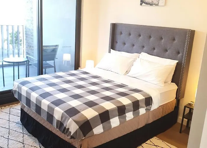 Loft Of Accor Stadium - Pool, Sleeps 6, 3 Beds 2 Baths - No Parties