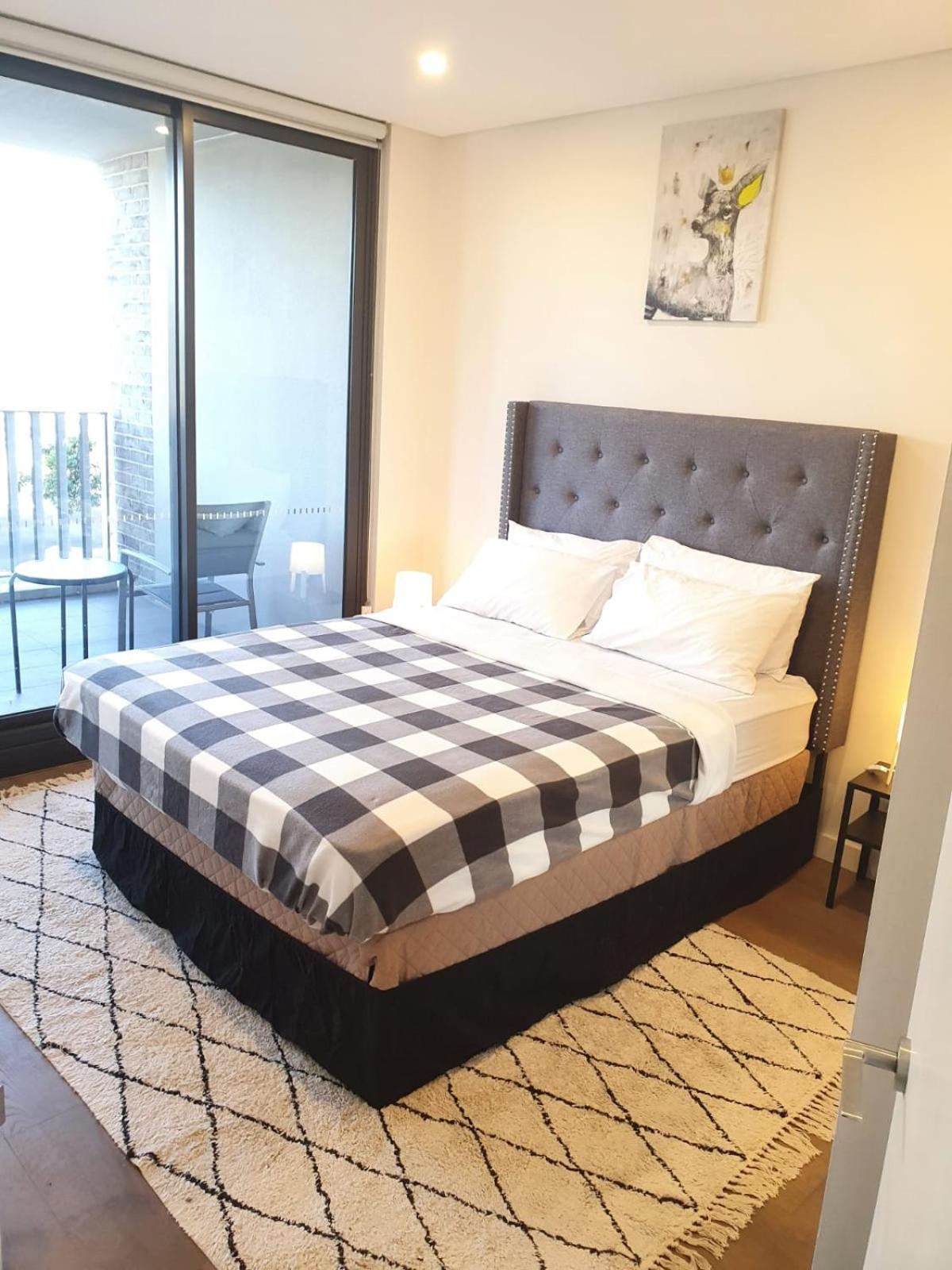 Apartment Loft Of Accor Stadium - Pool, Sleeps 6, 3 Beds 2 Baths - No Parties
