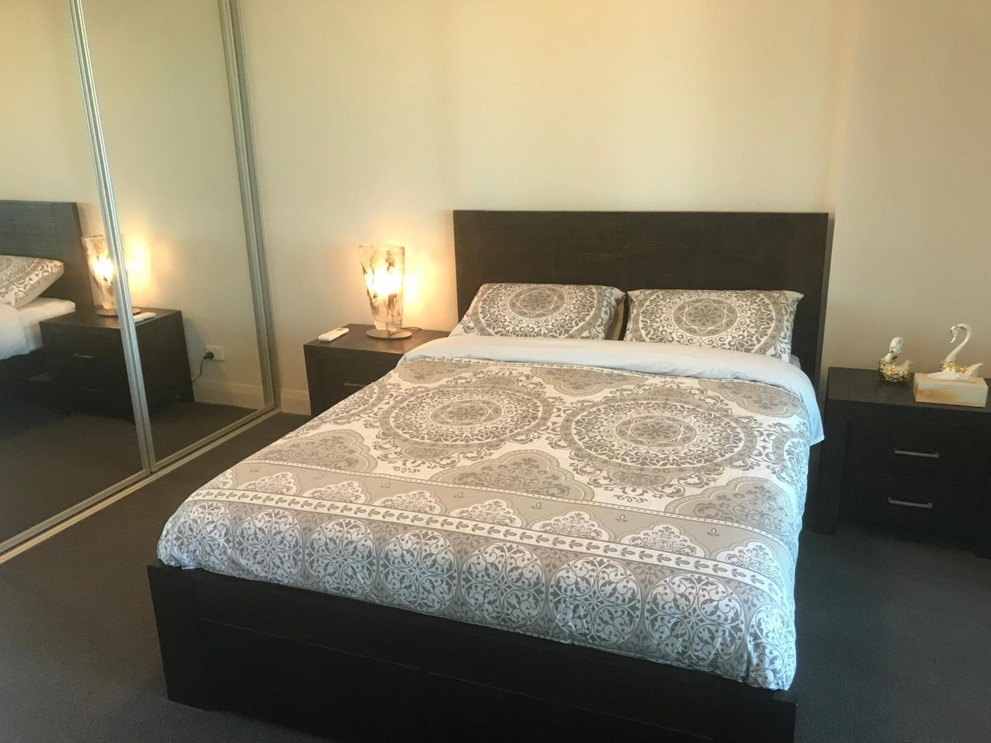 Loft Of Accor Stadium - Pool, Sleeps 6, 3 Beds 2 Baths - No Parties
